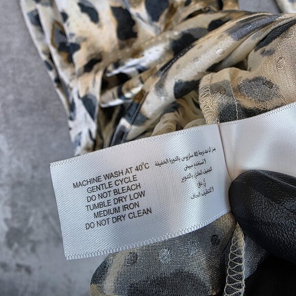 Wardrobe Dress Womens Medium Animal Print Long Sleeve Button Front Ruched Wrap - Picture 11 of 13